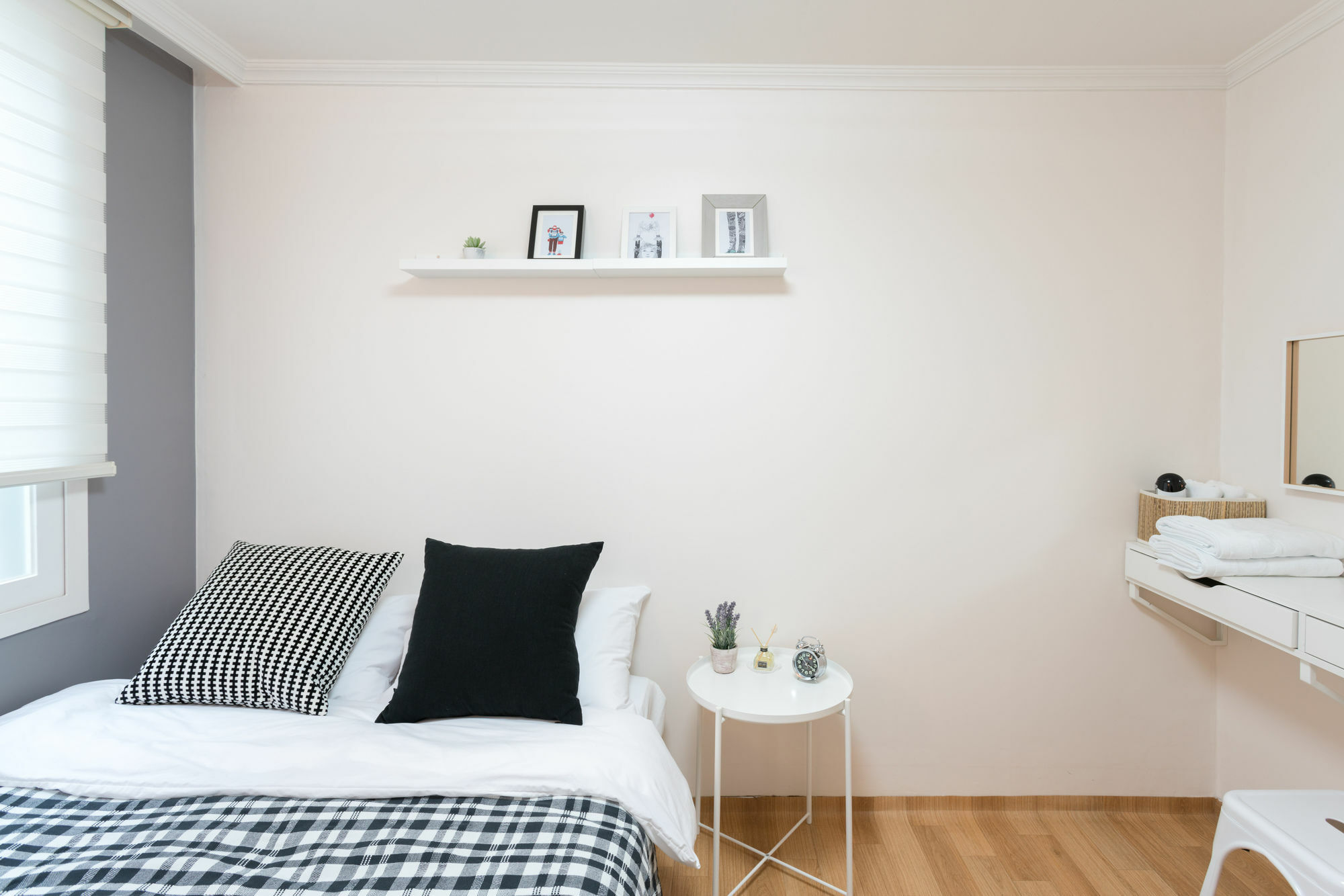 Mono House Budget Hotel