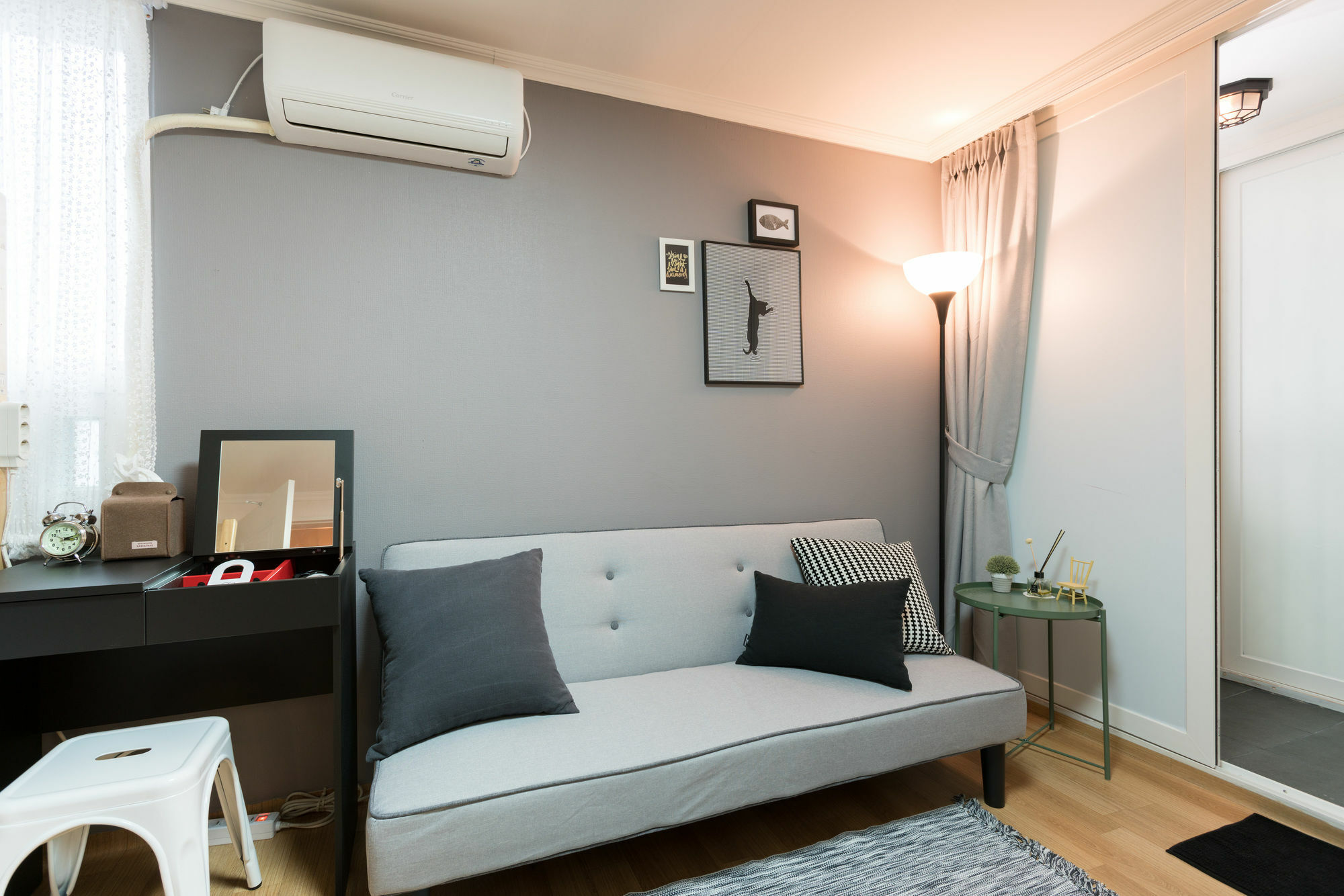 Mono House Budget Hotel Seoul